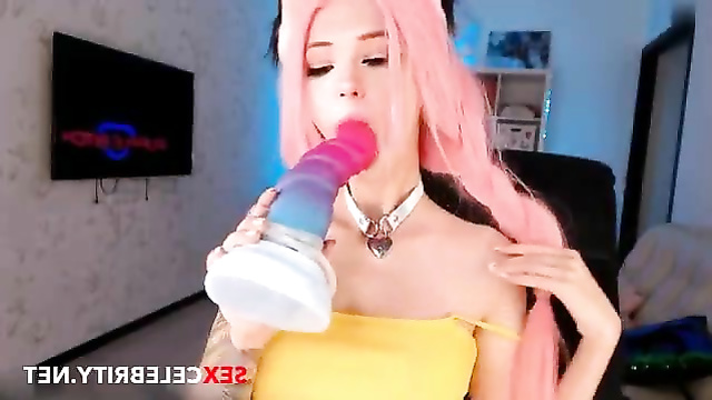 Deepfake Belle Delphine skillfully masturbates on camera and juicy cums