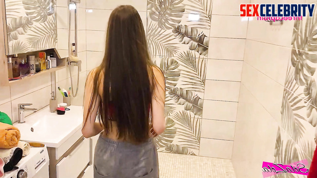 Young celebrity Dasha Taran fucked in the bathroom [PREMIUM]