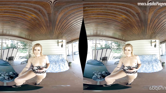 Nude Alanah Pearce & Elyse Willems have fun in VR porn