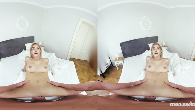 Jessica Alba's first time in hot VR porn