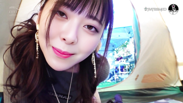 Yuna (신유나) ITZY (있지) has sex in a tourist kpop tent 관광 케이팝 텐트 [PREMIUM]