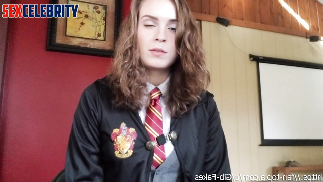 Hot babe Emma Watson teached muggles how to make blowjob [PREMIUM]