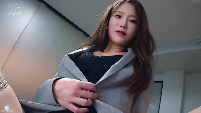 SNSD 소녀시대 / Teen Taeyeon (태연성인) fills her hairy pussy with big dick [PREMIUM]