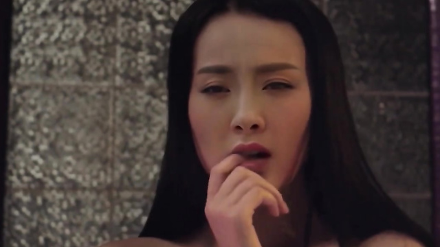 Fake bitch Yang Mi loves getting hot orgasms // 杨幂 性爱场面