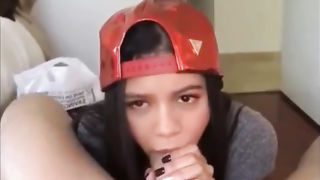 Jenna Ortega seems to like getting cumshots in mouth [fake porn]