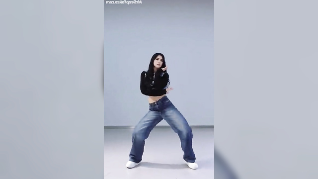 Nina Dobrev dancing hot sexy dance - deepfake video