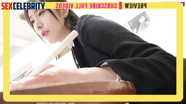 Dissolute brunette Yoona fucks at the office (윤아 섹스 장면)