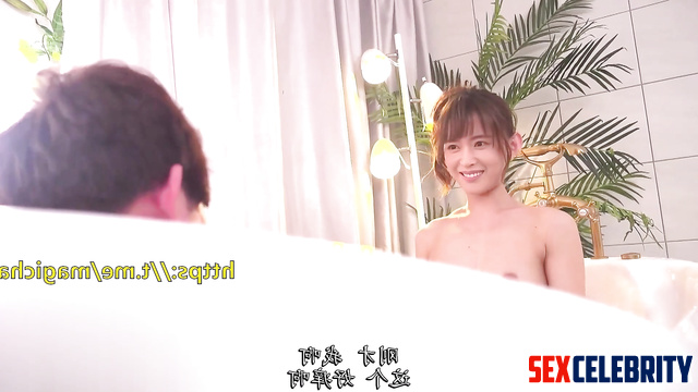 Zhang Tian'ai (张天爱中国人) wants to please her man in the bathtub