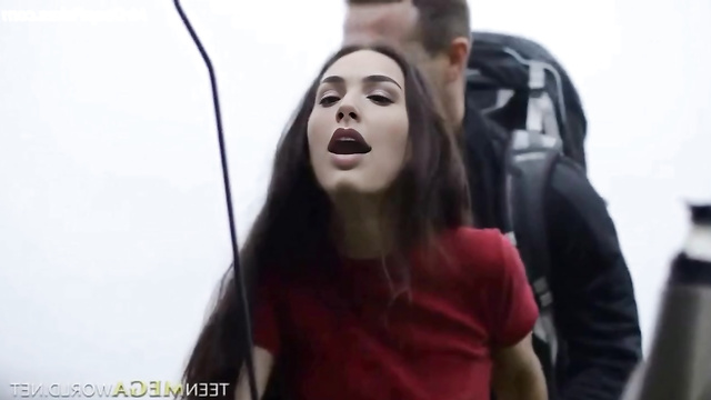 Teen beauty Gal Gadot enjoys sensual sex outdoors - real fakes