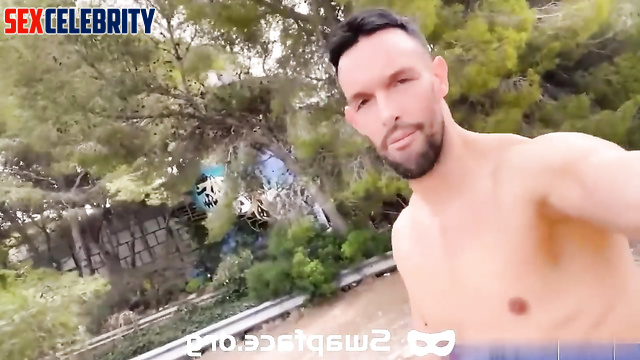 [A.I.] Chris Konopka walks naked along the beach to masturbate