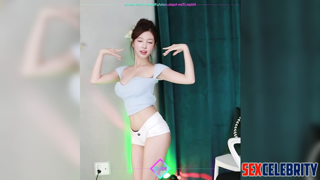 Busty slut dancing in short shirt (나연 트와이스) Nayeon solo fakeapp