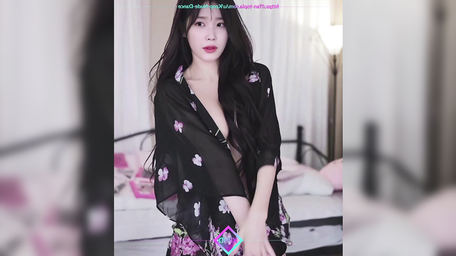 섹스 장면 Sex solo scene IU makes sexiest surprise for all her fans 이지은