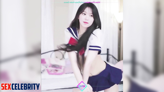 Sexy korean schoolgirl Winter Aespa dancing for money (윈터 인터넷 연예인)