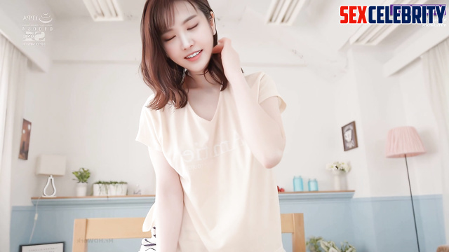 Sweet girl Naeun (나은 에이핑크) enjoys tender sex - adult tape