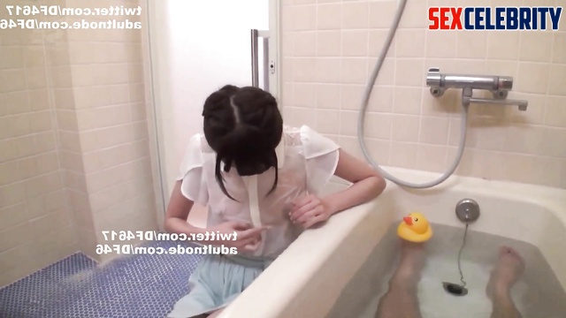 [乃木坂46 白石 麻衣 ポルノ] J-pop idol Mai Shiraishi give me a bathroom blowjob [PREMIUM]