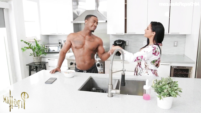 Black hunk licks Salma Hayek wet pussy in the kitchen, face swap