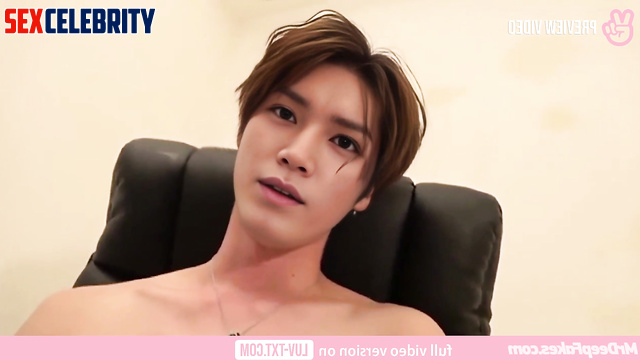 Taeyong took off his panties so he could have his penis jerked off 성인 태용