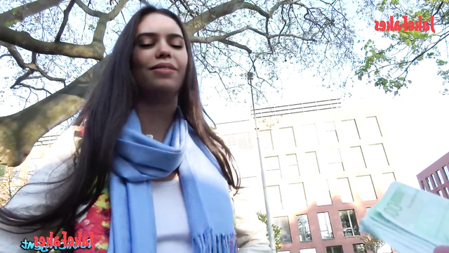 Blowjob on the street near her university - Jenna Ortega face swap