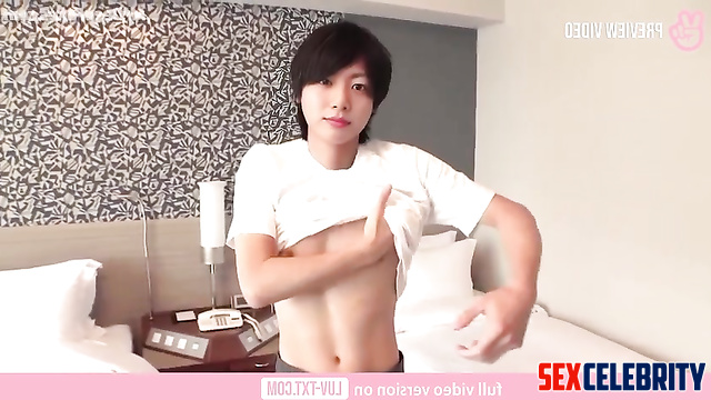 K-pop gay Jungkook  shows off his luxurious body / 정국 방탄소년단