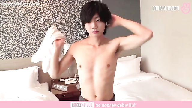 K-pop gay Jungkook  shows off his luxurious body / 정국 방탄소년단