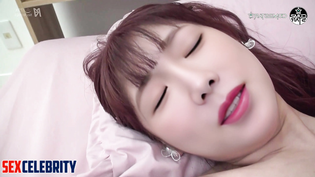 Skinny girl enjoying your sexual energy / Taeyeon SNSD face swap 태연 소녀시대