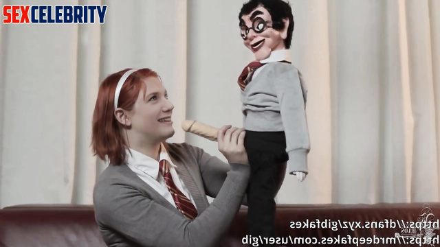 Fakes// Horny schoolgirl Bonnie Wright playing with toys