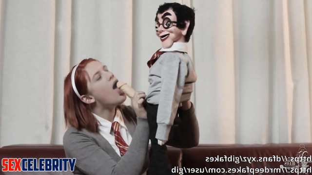 Fakes// Horny schoolgirl Bonnie Wright playing with toys