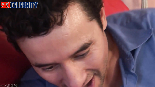 Cute blonde Amy Poehler offers guy her little surprise to suck on