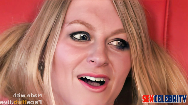 Cute blonde Amy Poehler offers guy her little surprise to suck on