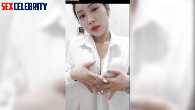 Deepfake 딥페이크 bathroom masturbation of Rose 로제 (BLACKPINK 블랙핑크)