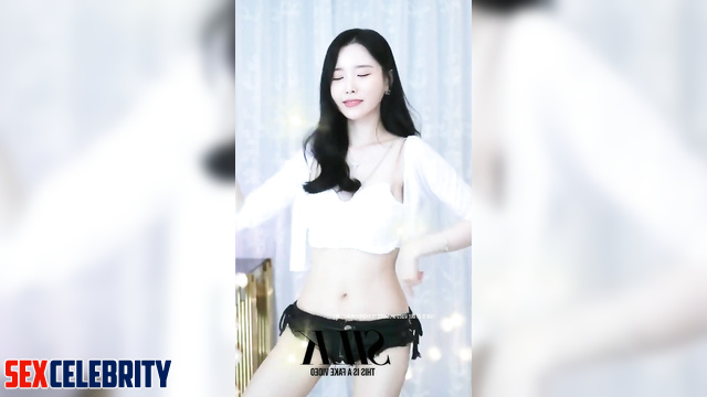 IU 아이유 seductively shakes her hips and sexy ass [deepfake 딥페이크]