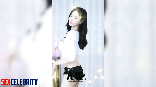 IU 아이유 seductively shakes her hips and sexy ass [deepfake 딥페이크]